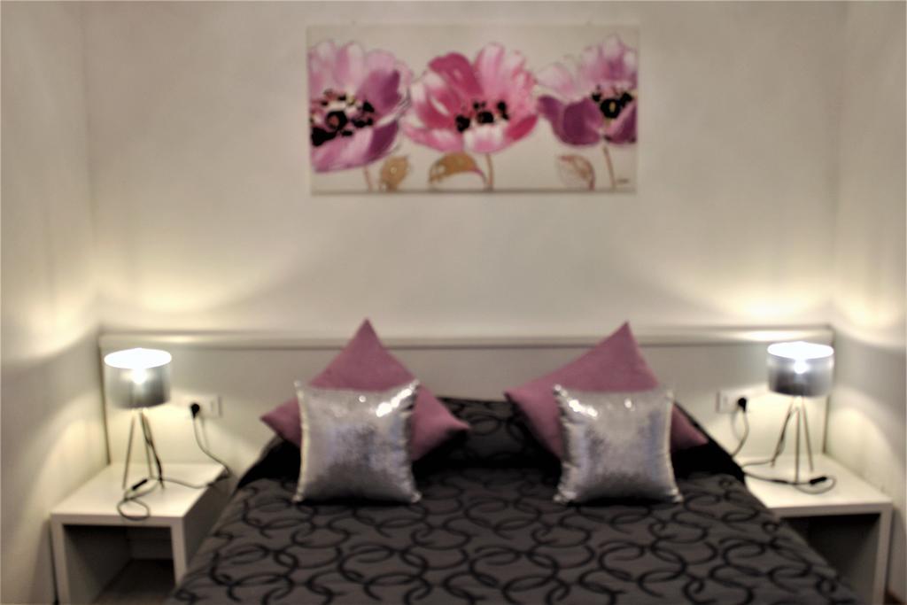 Villa Arianna Panoramic Apartments Мальчезине Экстерьер фото