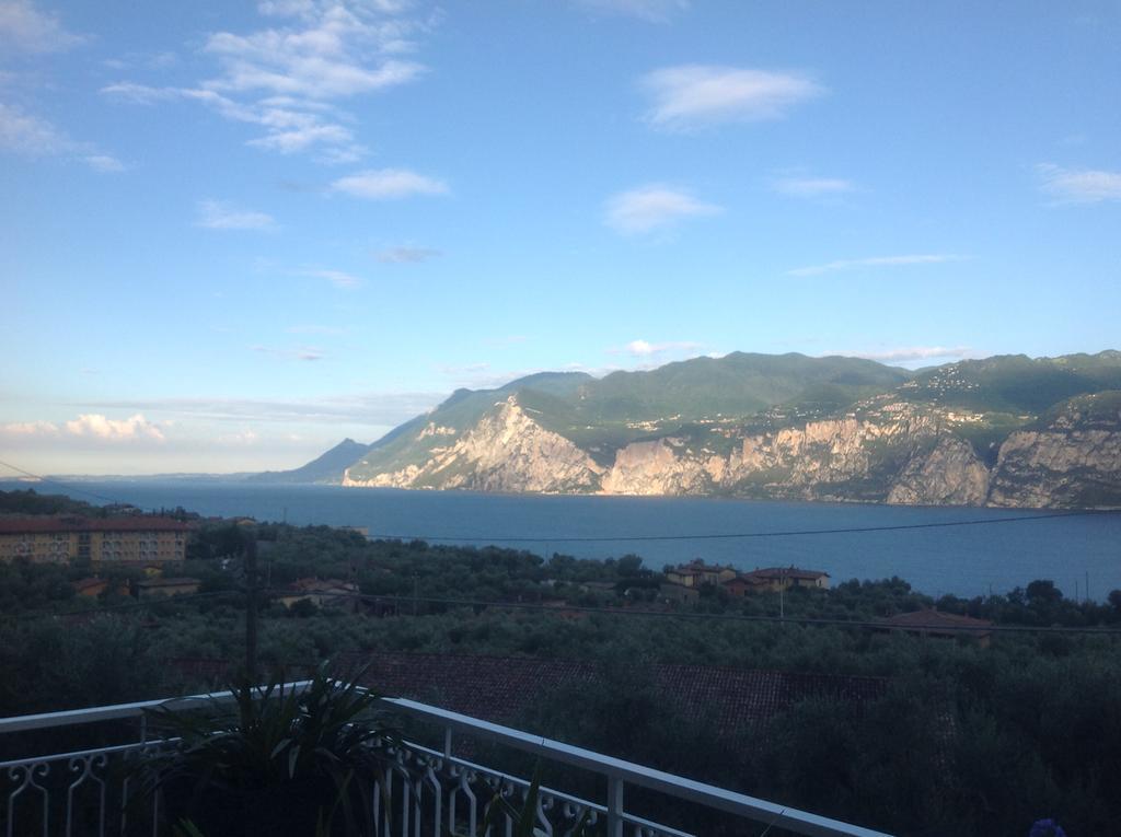 Villa Arianna Panoramic Apartments Мальчезине Экстерьер фото