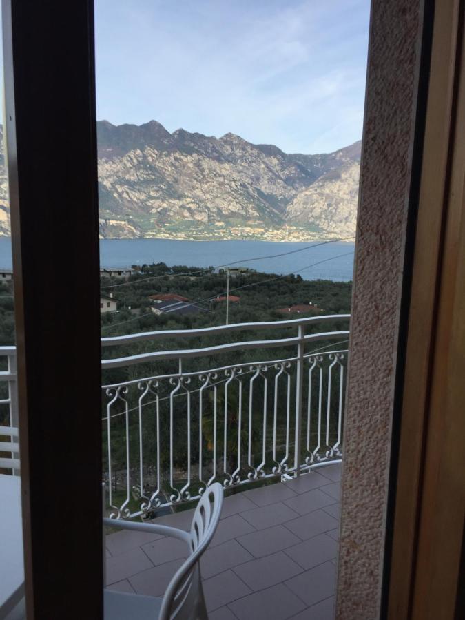 Villa Arianna Panoramic Apartments Мальчезине Экстерьер фото